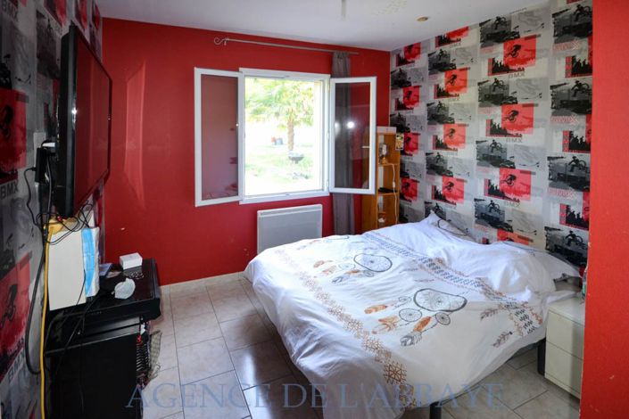 Image No.6-4 Bed House for sale