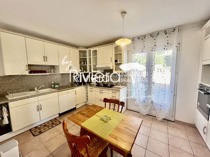 Image No.11-6 Bed House for sale