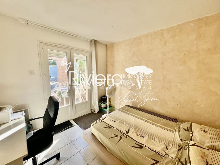 Image No.15-6 Bed House for sale