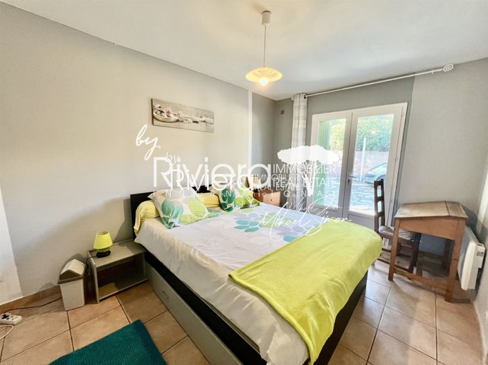 Image No.16-6 Bed House for sale
