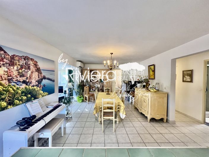 Image No.20-6 Bed House for sale