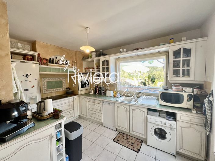 Image No.21-6 Bed House for sale