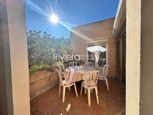 Image No.25-6 Bed House for sale