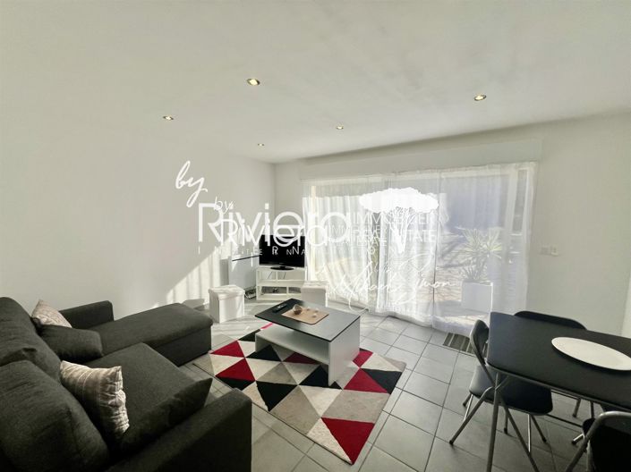 Image No.28-6 Bed House for sale