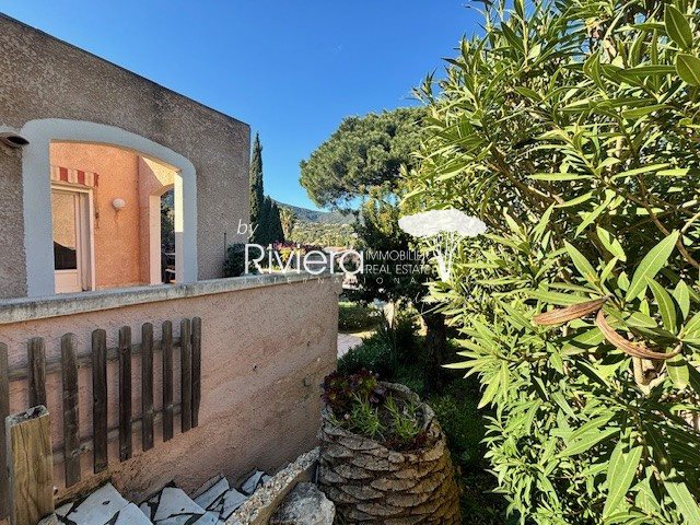 Image No.36-6 Bed House for sale