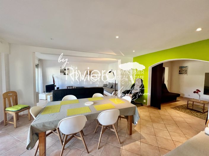 Image No.8-6 Bed House for sale