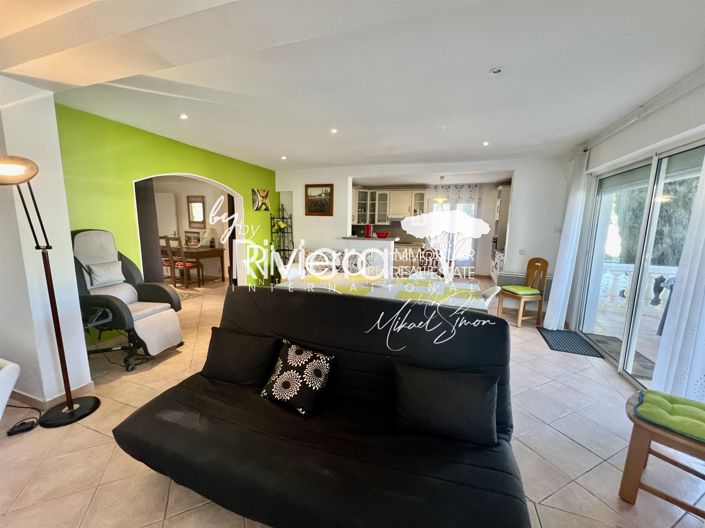 Image No.9-6 Bed House for sale