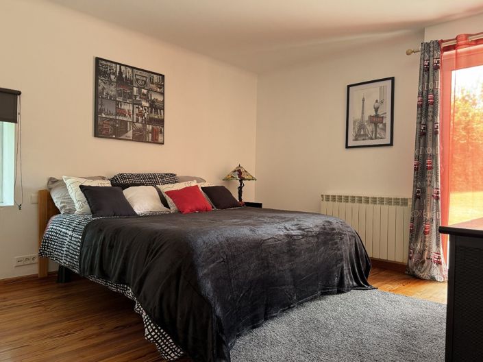 Image No.11-4 Bed House for sale