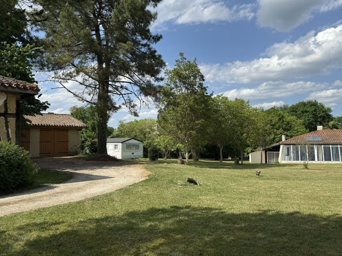 Image No.2-4 Bed House for sale