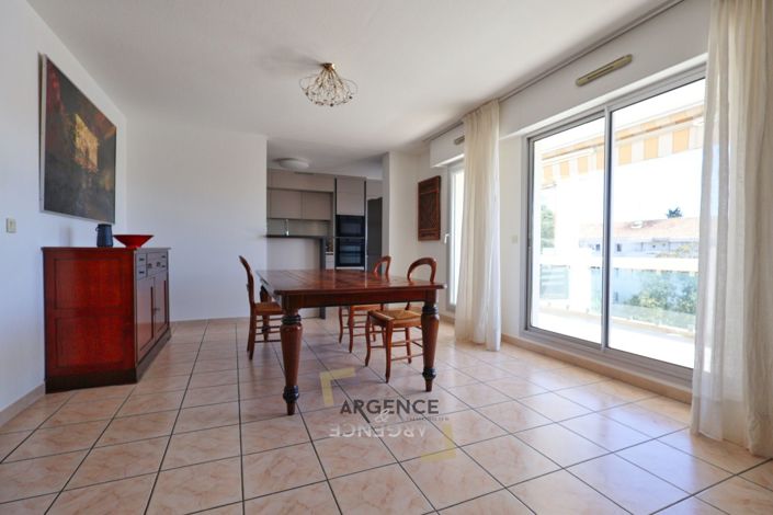 Image No.8-4 Bed Apartment for sale