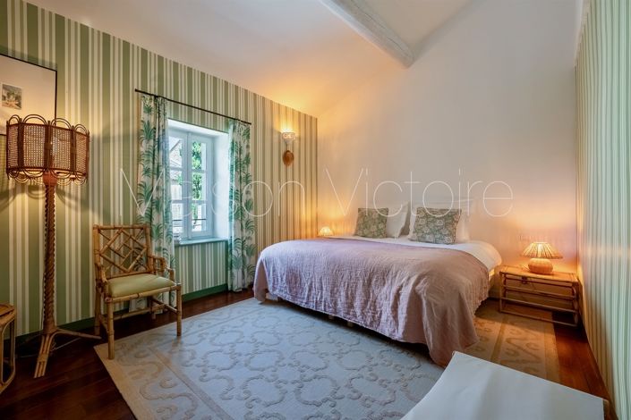 Image No.16-6 Bed House for sale