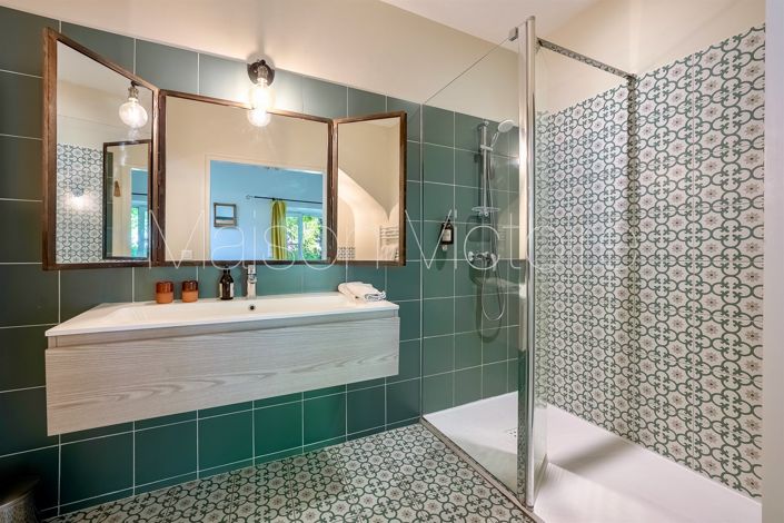 Image No.25-6 Bed House for sale