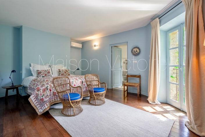 Image No.26-6 Bed House for sale