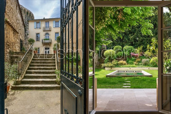 Image No.6-5 Bed House for sale