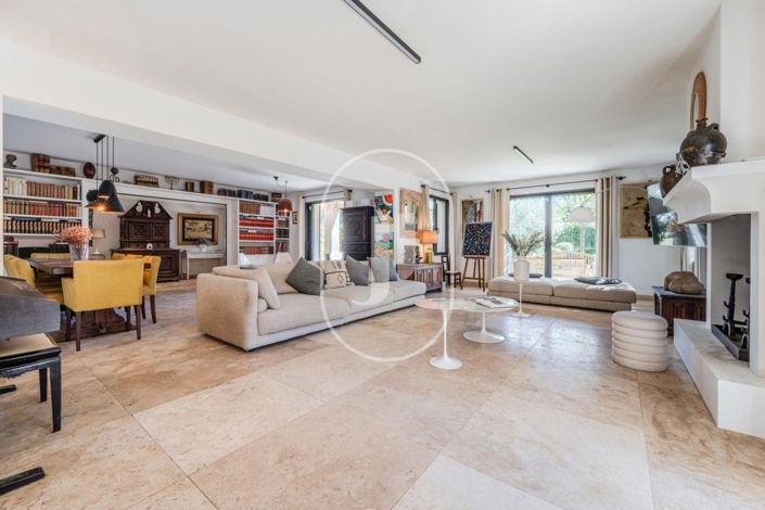 Image No.6-4 Bed House for sale
