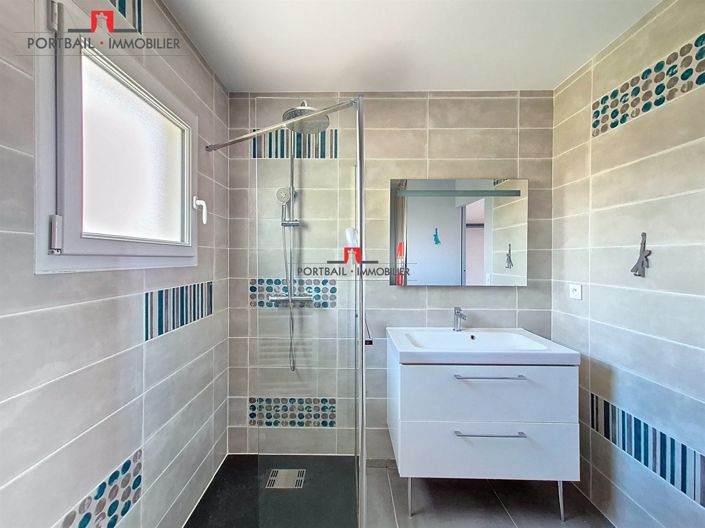Image No.8-5 Bed House for sale