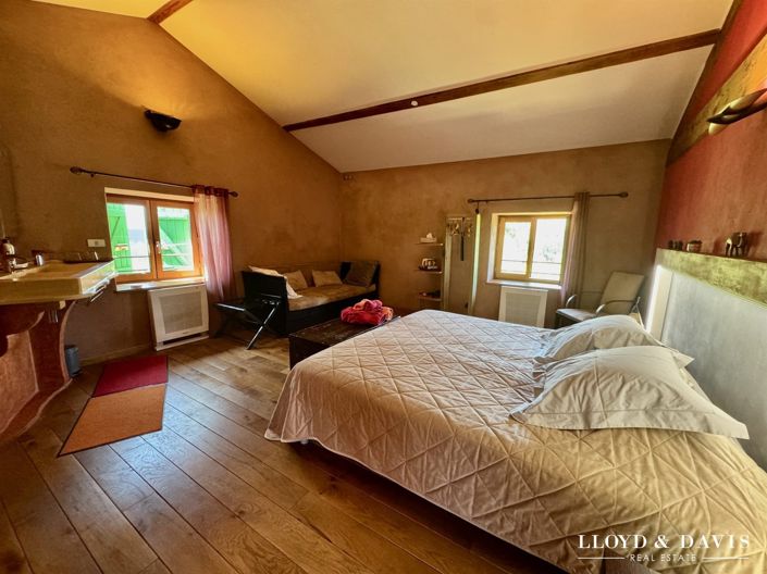 Image No.12-9 Bed House for sale