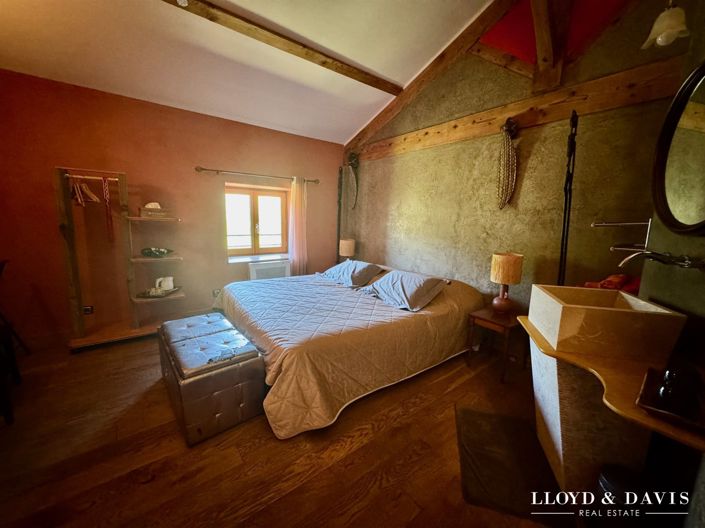 Image No.13-9 Bed House for sale