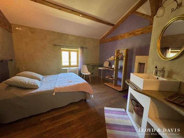 Image No.14-9 Bed House for sale