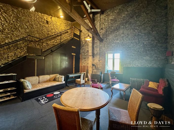Image No.18-9 Bed House for sale