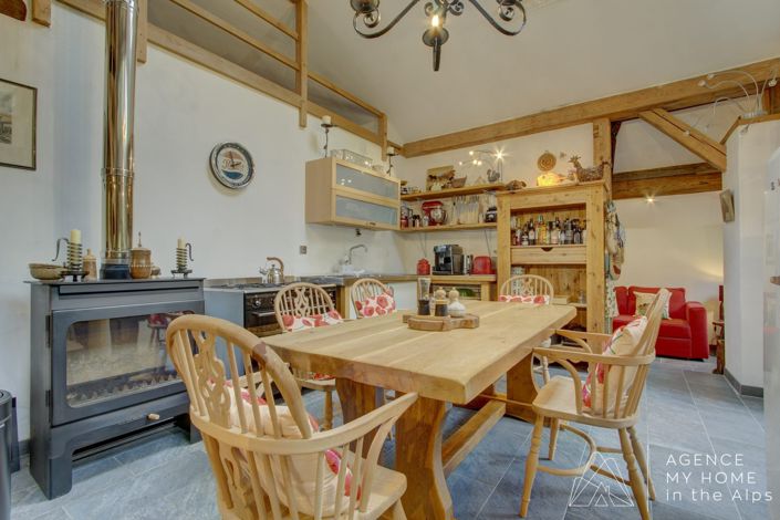Image No.13-6 Bed House for sale