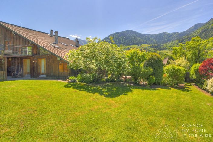 Image No.24-6 Bed House for sale