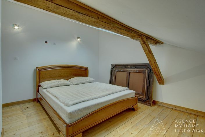 Image No.26-6 Bed House for sale