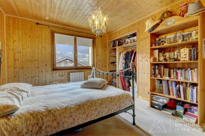 Image No.30-6 Bed House for sale