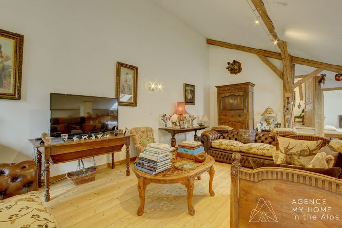 Image No.6-6 Bed House for sale