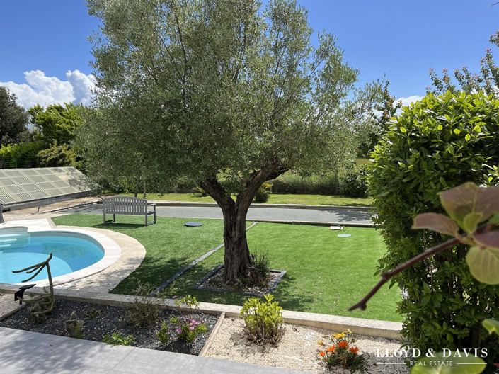 Image No.8-3 Bed House for sale