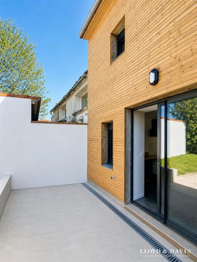 Image No.11-2 Bed House for sale