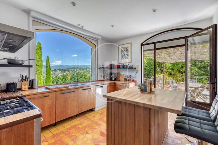 Image No.6-7 Bed House for sale