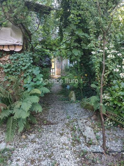 Image No.18-6 Bed House for sale