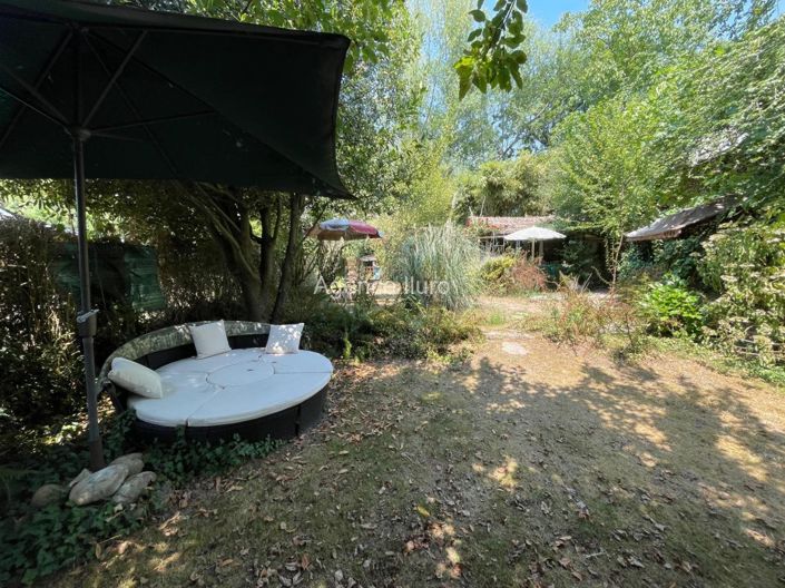 Image No.8-6 Bed House for sale