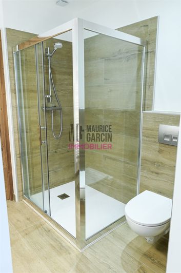 Image No.17-6 Bed Property for sale