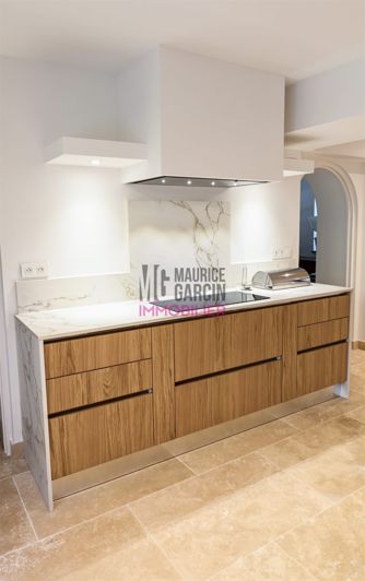 Image No.18-6 Bed Property for sale