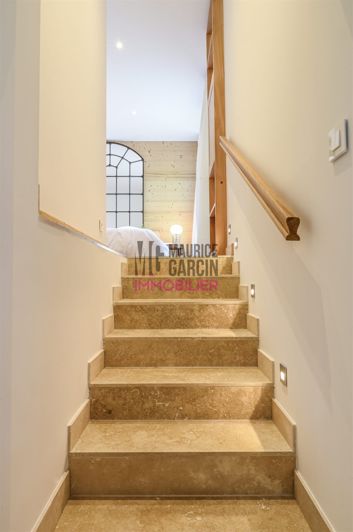 Image No.20-6 Bed Property for sale