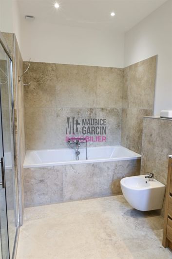 Image No.21-6 Bed Property for sale