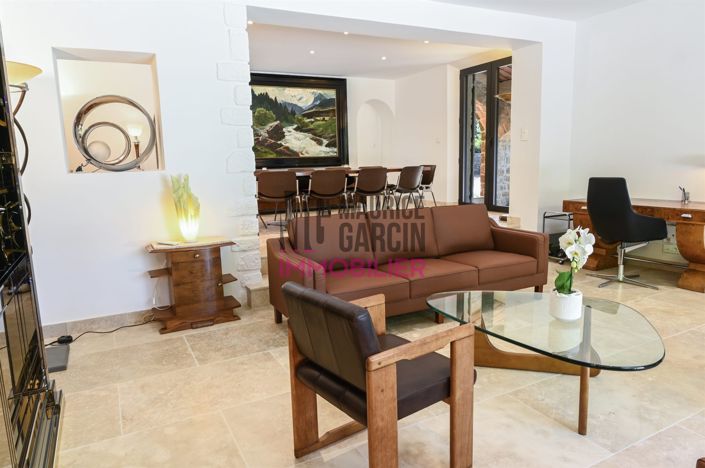 Image No.9-6 Bed Property for sale