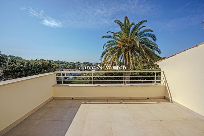 Image No.15-3 Bed Property for sale