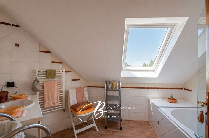 Image No.17-4 Bed House for sale