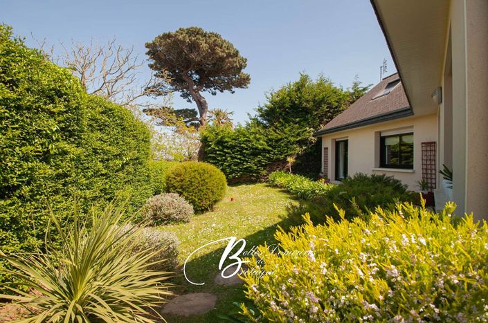 Image No.20-4 Bed House for sale