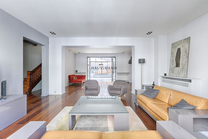 Image No.2-6 Bed Property for sale
