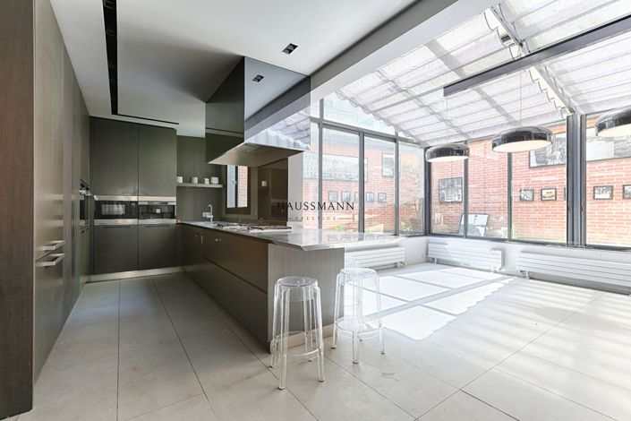 Image No.6-6 Bed Property for sale