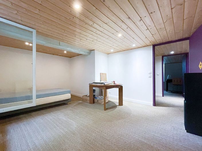 Image No.12-4 Bed House for sale