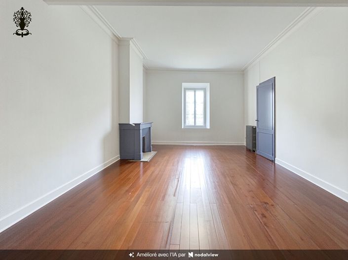 Image No.2-4 Bed House for sale