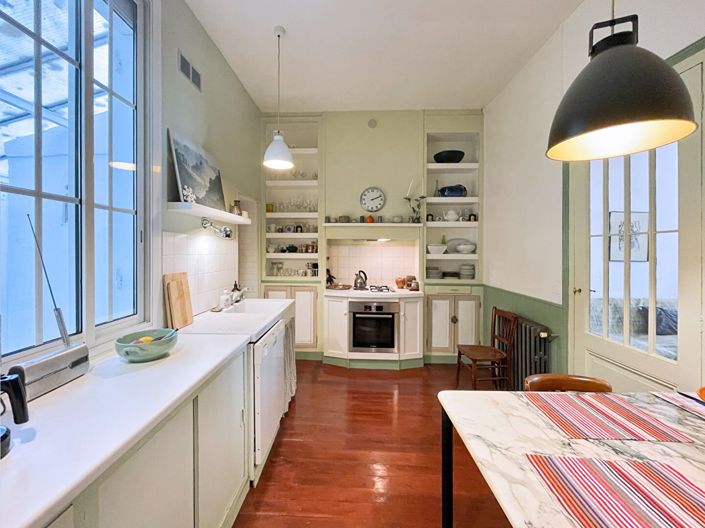Image No.6-4 Bed House for sale