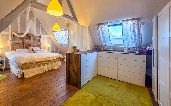 Image No.11-4 Bed Property for sale