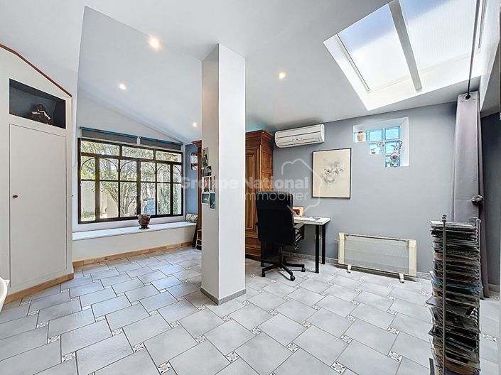 Image No.13-6 Bed House for sale