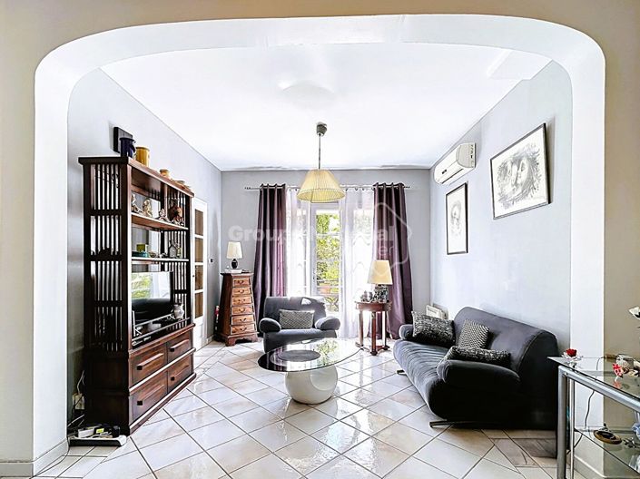 Image No.4-6 Bed House for sale